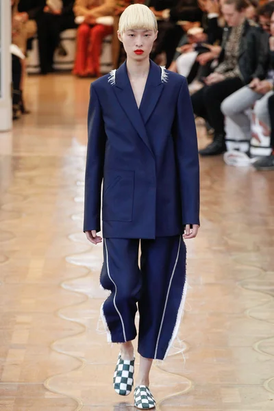 Look 34
